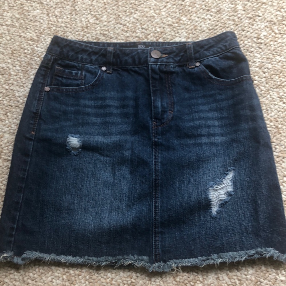 New mini denim skirt - dark wash destroyed